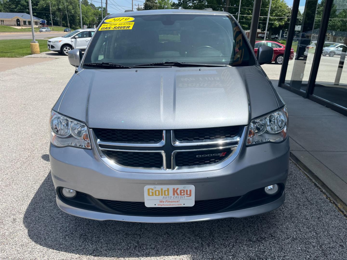 2019 Billet Clear Coat Dodge Grand Caravan SXT (2C4RDGCGXKR) with an 3.6L V6 DOHC 24V engine, 6-Speed Automatic transmission, located at 1633 W Kimberly, Davenport, IA, 52806, (563) 323-5341, 41.559456, -90.598732 - Photo#1